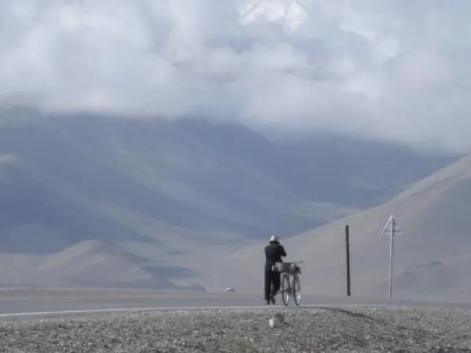 utizicht gebergte xinjiang in juni